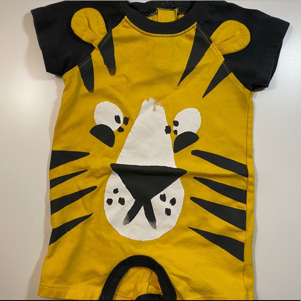 4/$10 Cat & Jack Yellow Lion Onesie